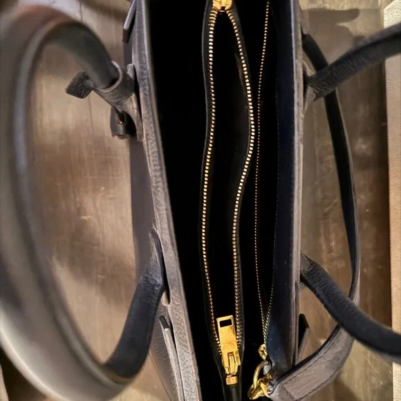 Saint Laurent Gold Padlock Detail - Picture 4 of 5